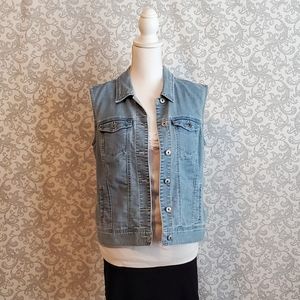 Sleeveless Jean Jacket Size Small BUT Fits…